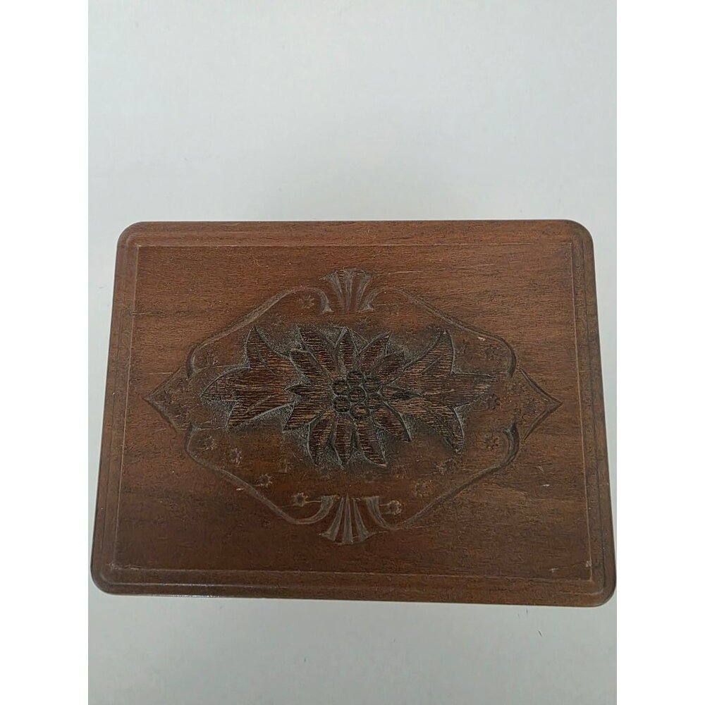 Brienzer Holz Schnitzerei Small Wood Music Box 4.5 X 3 X 2 Ed Muller - WORKS - Picture 2 of 9
